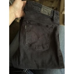 Levi’s noir foncé 712 slim...