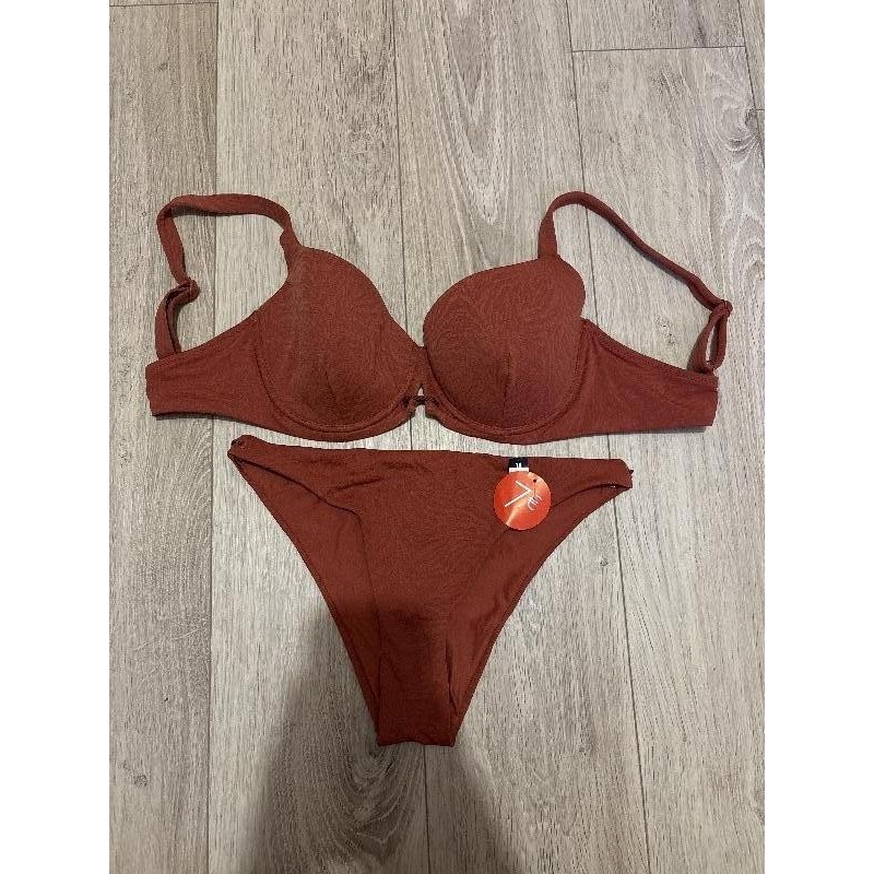 Maillot de bain Rouge Gorge  TAILLE 90D - 38/40