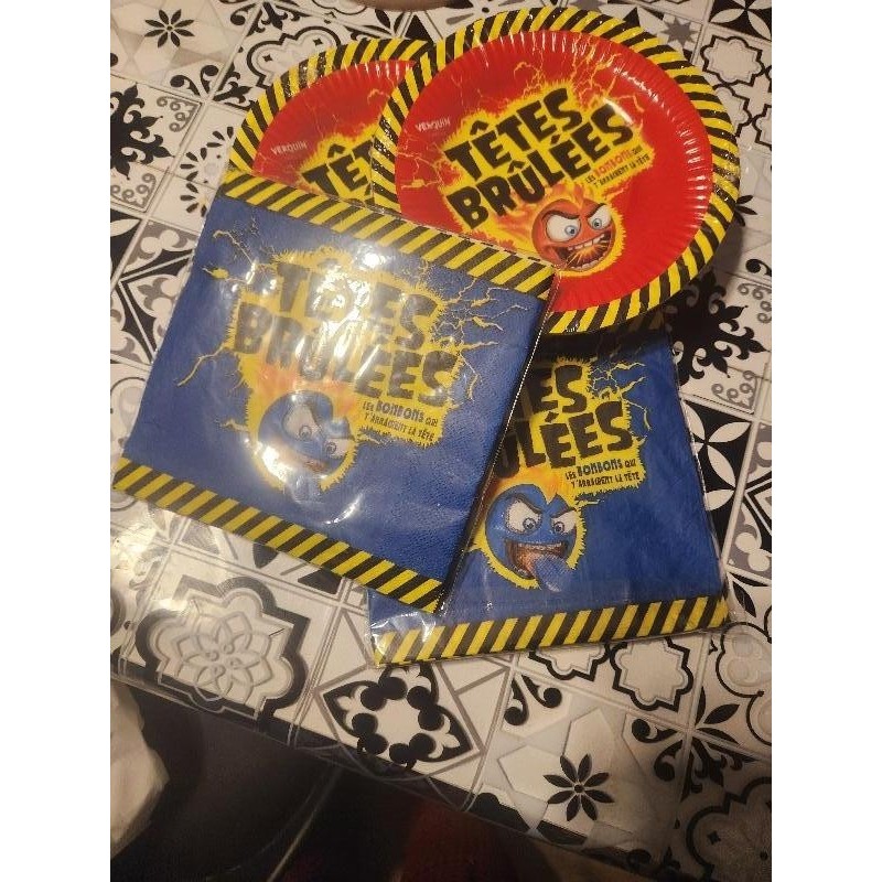 Ensemble pour goûter enfant (12 assiettes en carton et 12 serviettrs en papier)