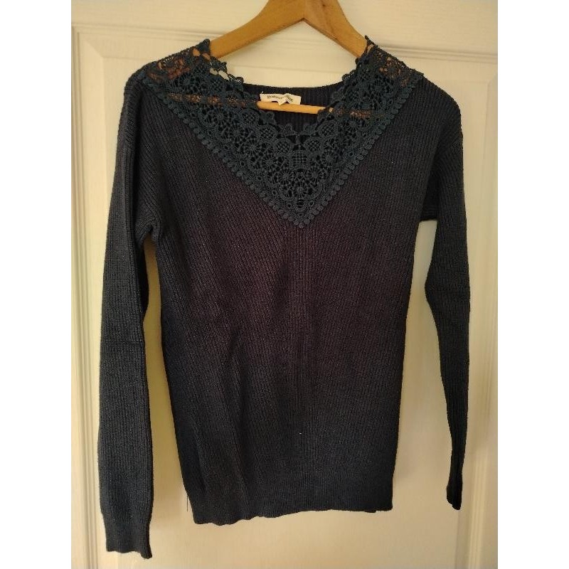 Pull bleu avec dentelle GDM TAILLE S