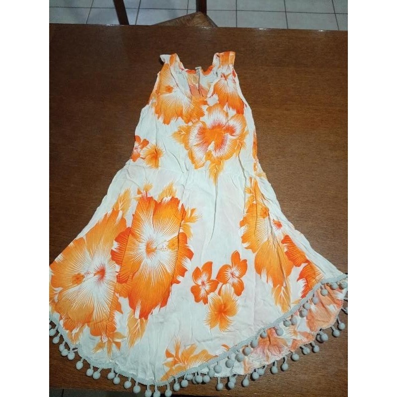 Robe a fleurs  TAILLE 10ans