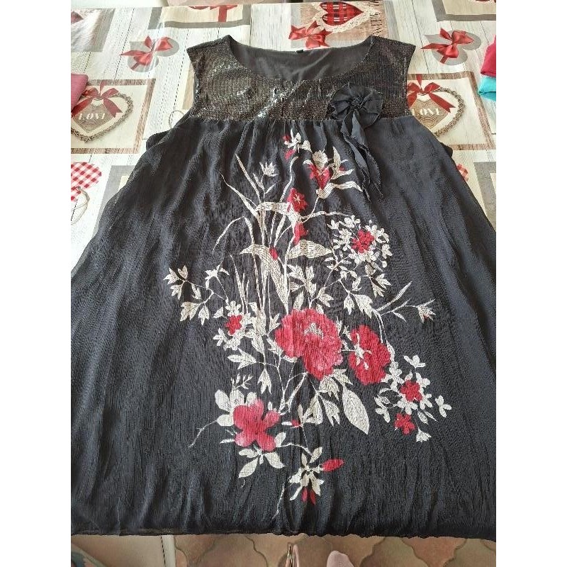 Tunique noir avec fleur 48 TAILLE 48