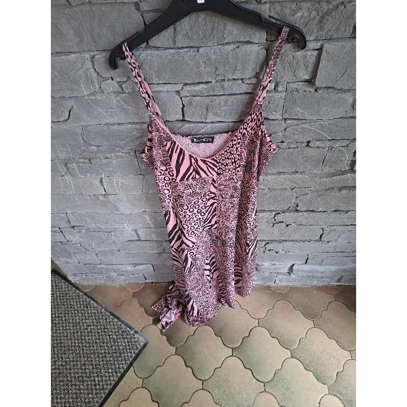 Robe noir et rose  TAILLE Taille unique 