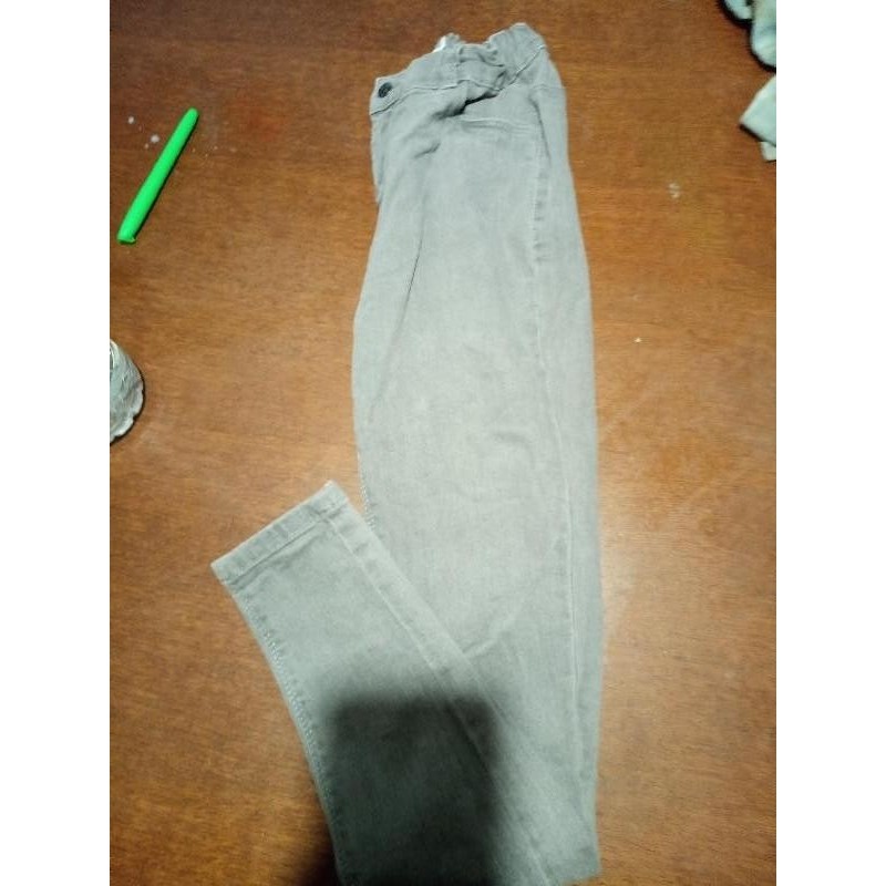 Pantalon  TAILLE 12ans 