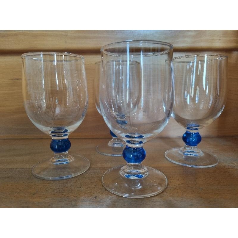 1 lot de 4 verres à pied